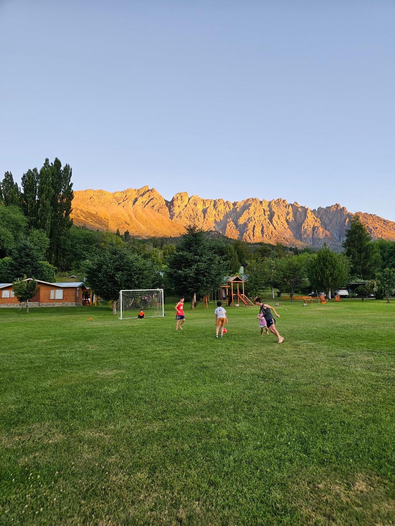 La Yaya - Villa Turismo El Bolsón Dış mekan fotoğraf